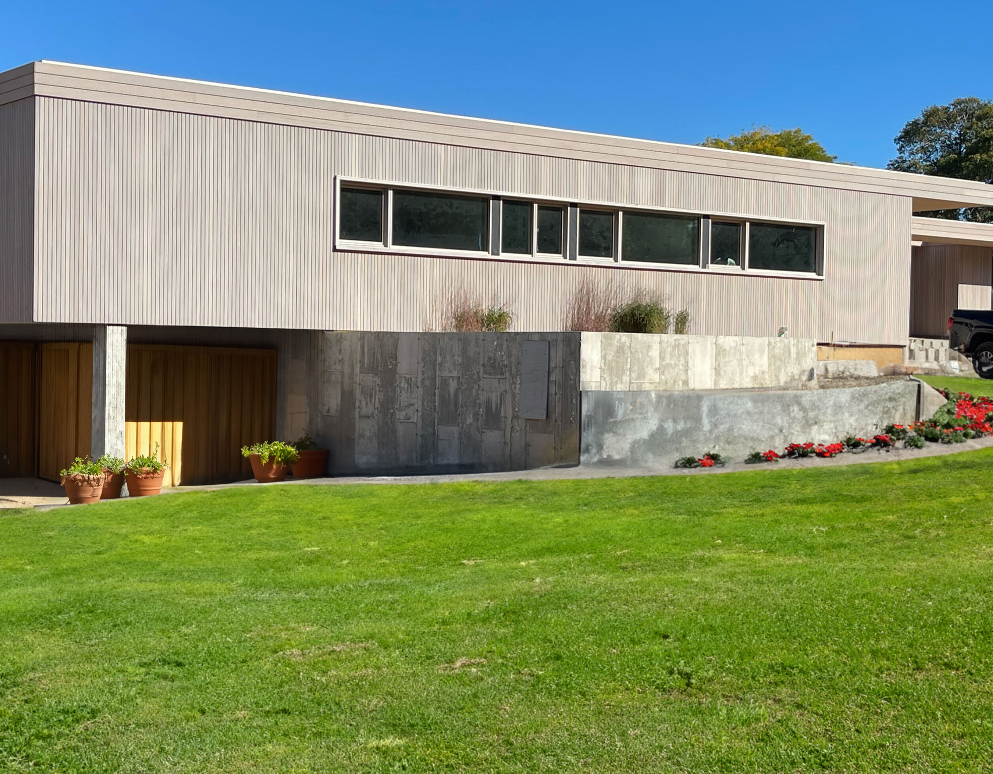 Coastal Wood Siding: Salt Spray Resistance, Wind Load, and Species Performance