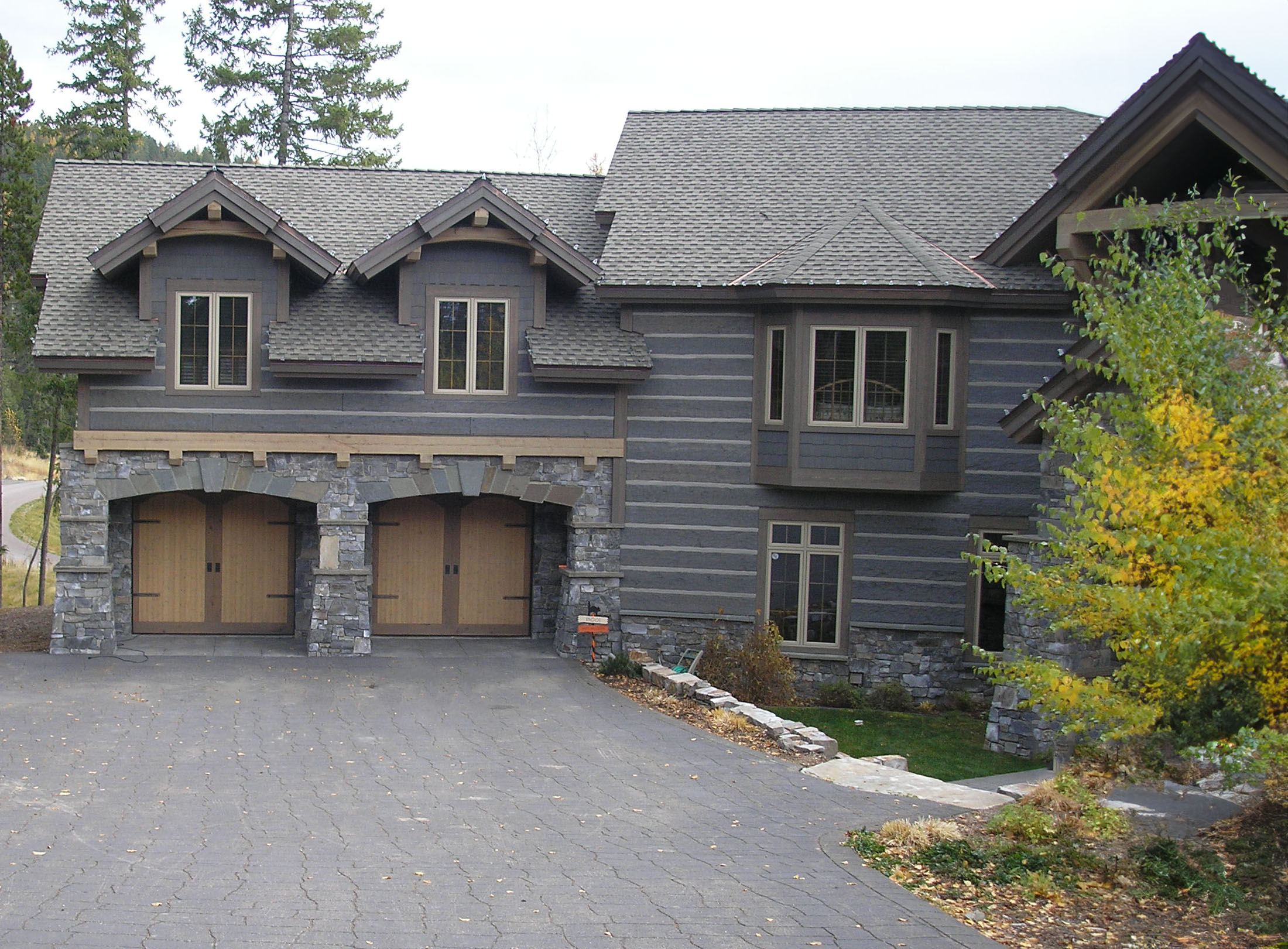 Wide-Plank Wood Cladding: Maximum Widths by Species and Single-Source Supply
