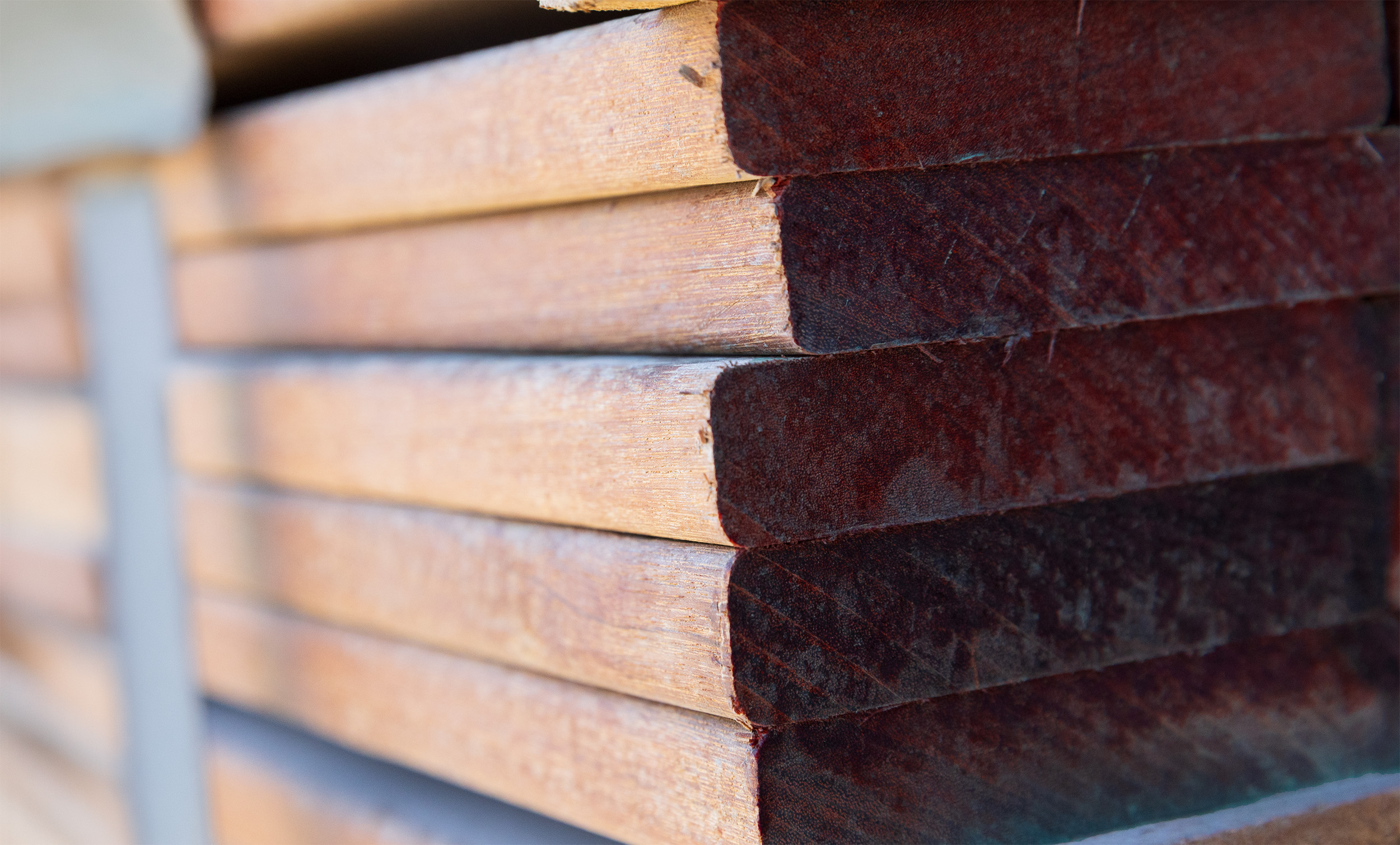 End Sealing Tropical Decking at the Cut Station: The Site Protocol That Keeps End Grain Cracks Small