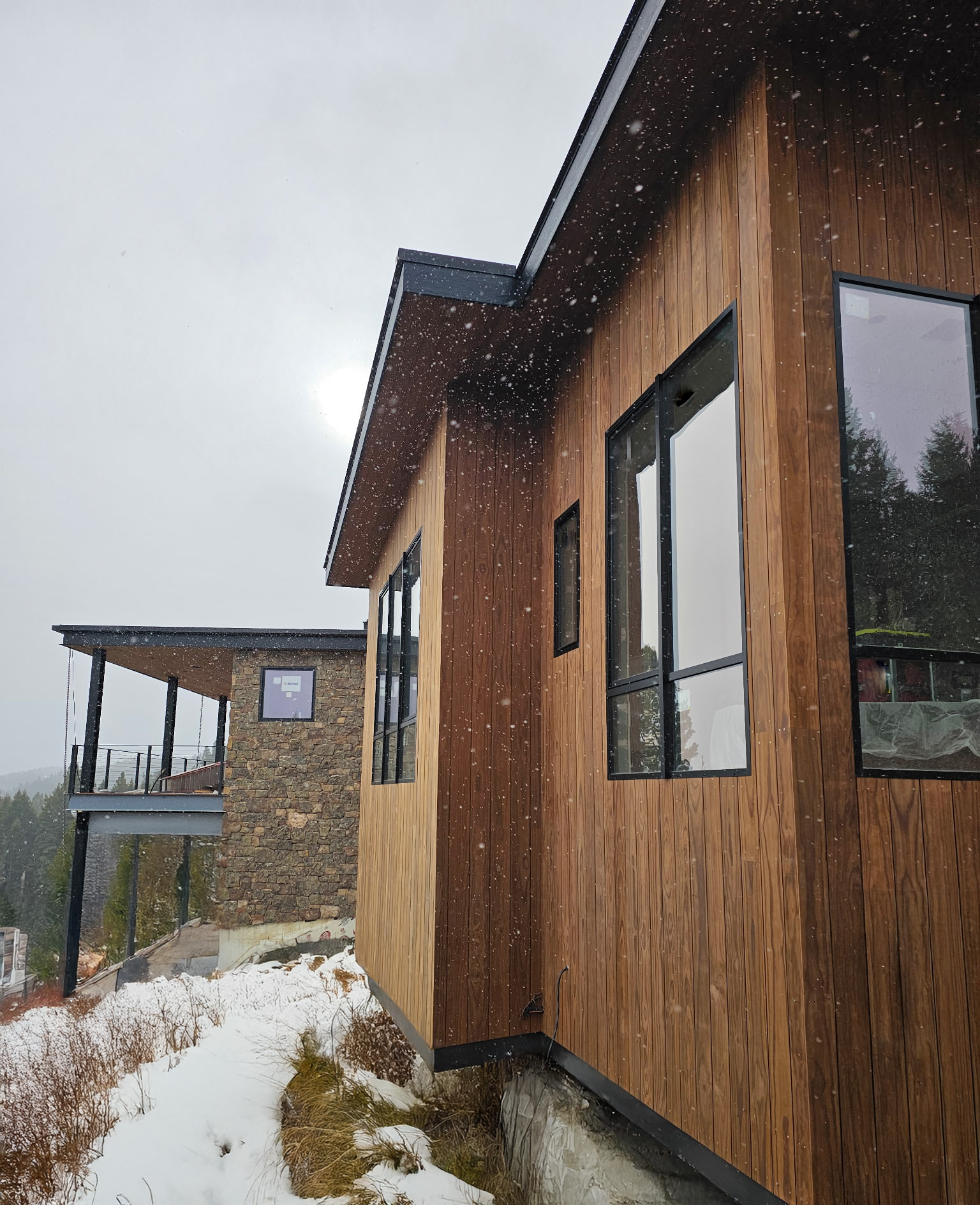 Sourcing Exterior-Grade Hardwood Lumber for Premium Fence and Gate Construction