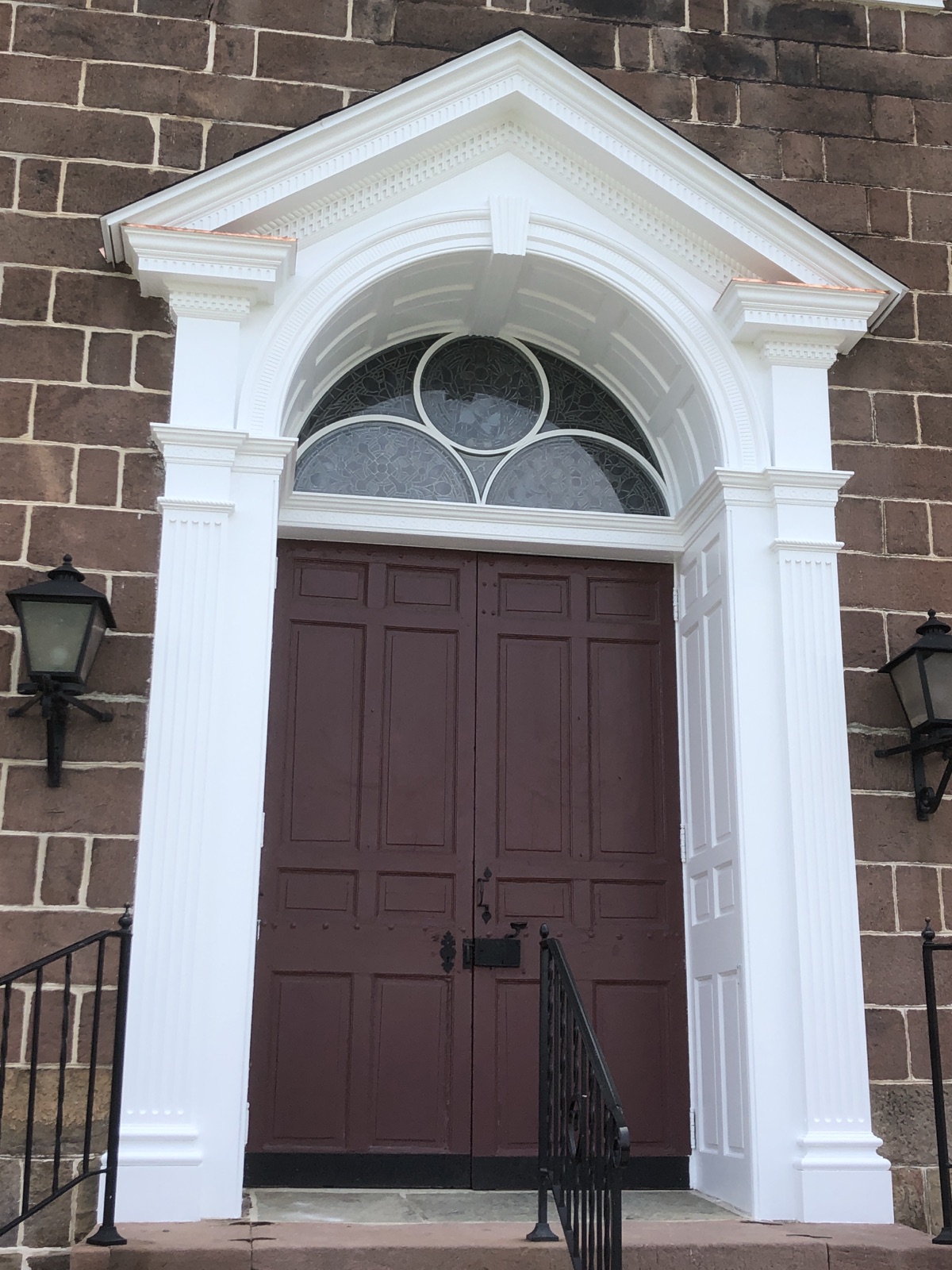 Where to Get Arched Casing, Segmented Archways and Library Built-Ins Built to the Opening as Framed