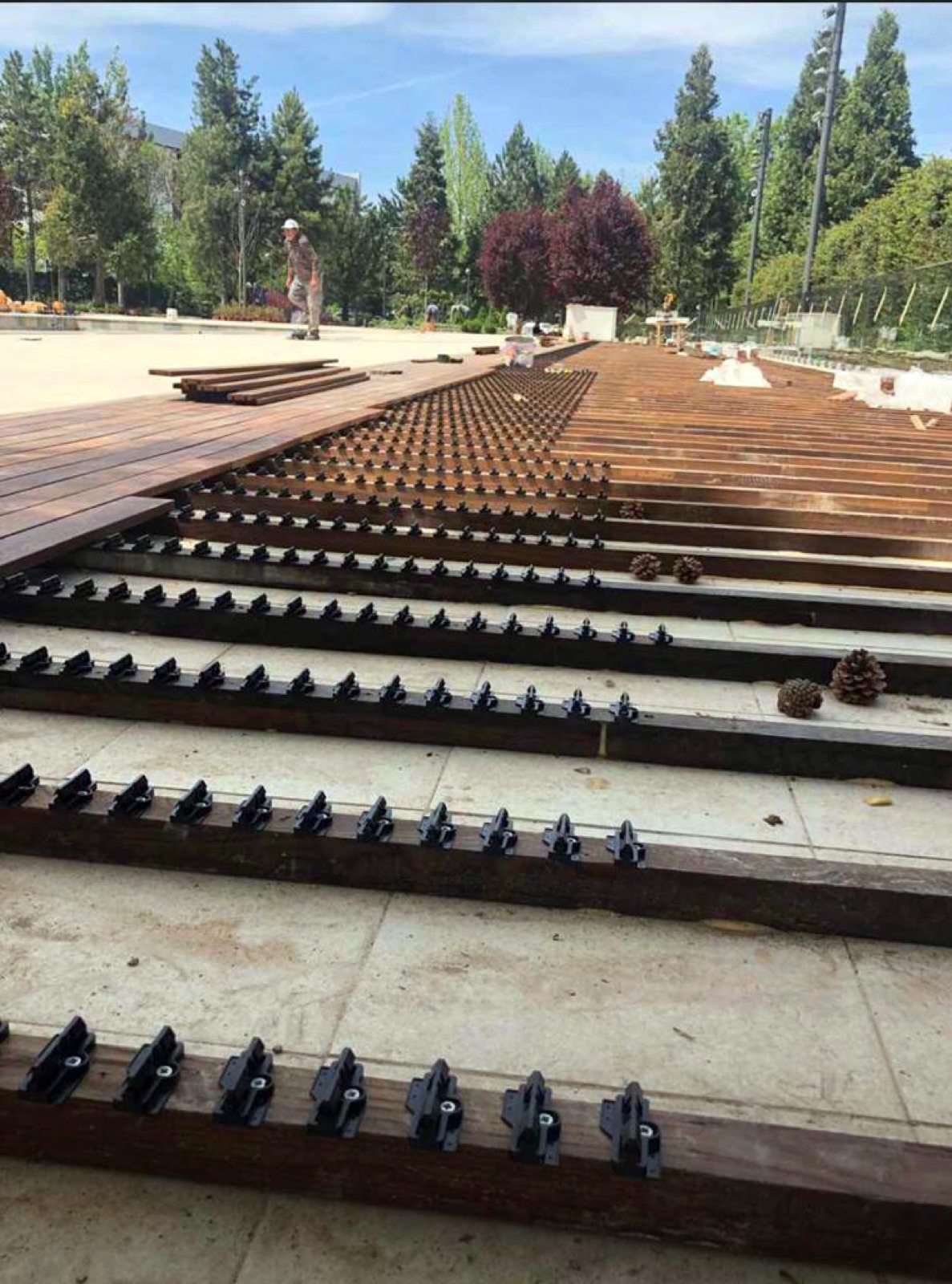 Framing for Ipe and Cumaru: Joist Spacing, Bearing Points and the Load Under a Tropical Hardwood Deck